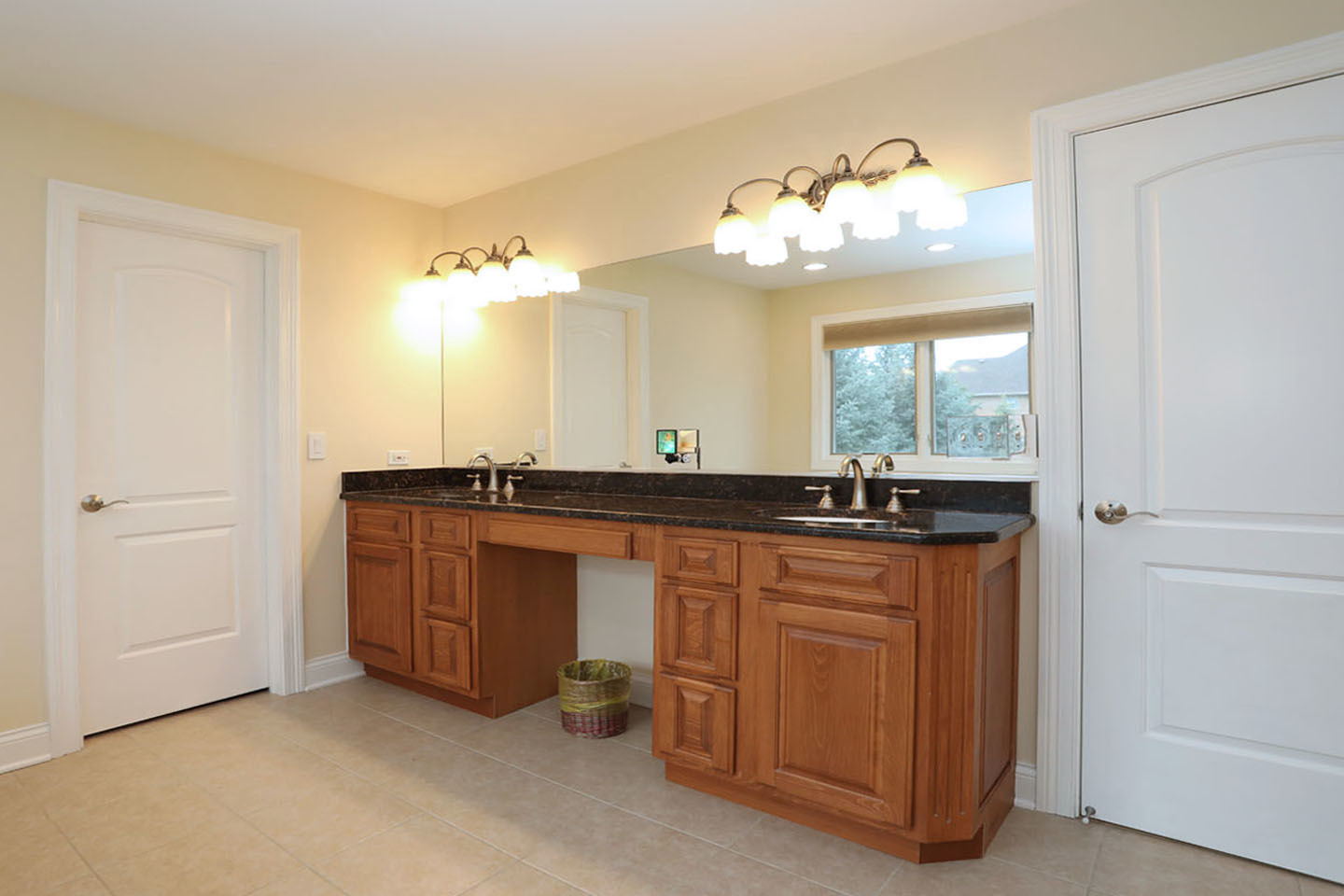 310 Jennifer Lane, Roselle, IL 60172