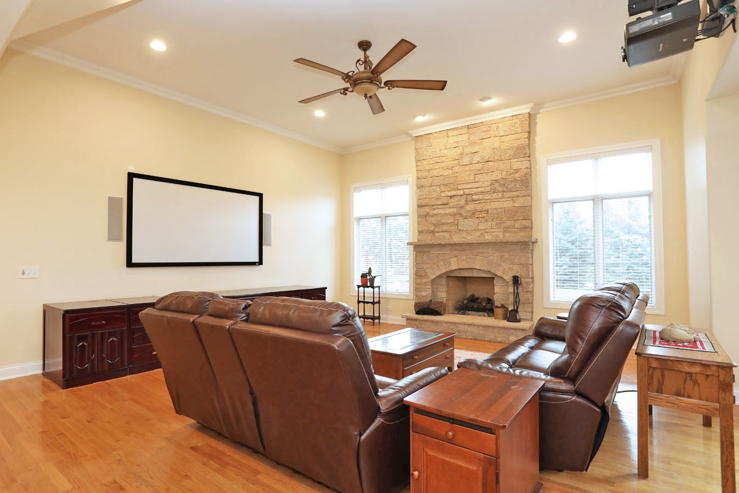 310 Jennifer Lane, Roselle, IL 60172