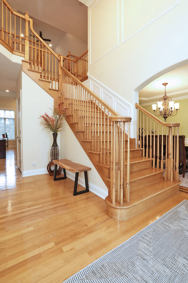 310 Jennifer Lane, Roselle, IL 60172