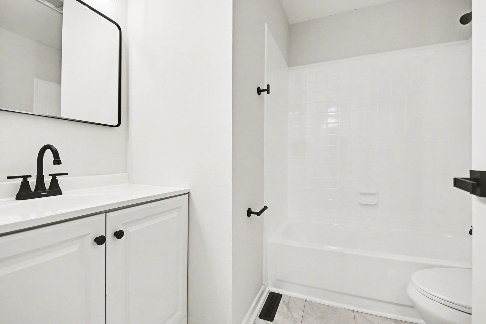 2400 Marigold Court, Aurora, IL 60506