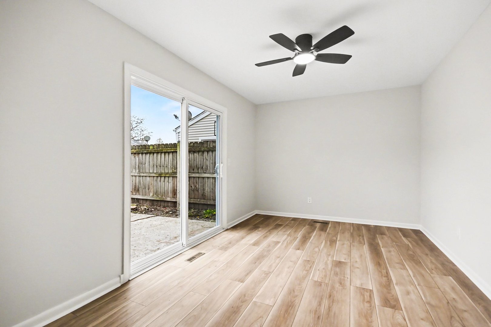 2400 Marigold Court, Aurora, IL 60506