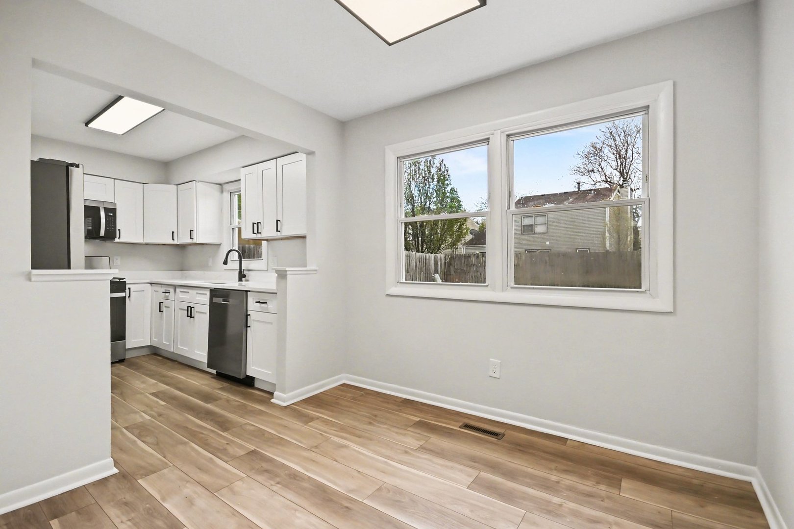 2400 Marigold Court, Aurora, IL 60506