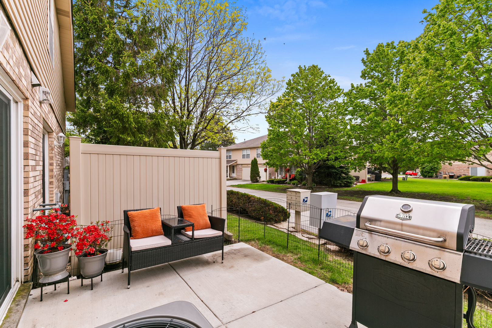 9348 Meadowview Drive, Orland Hills, IL 60487