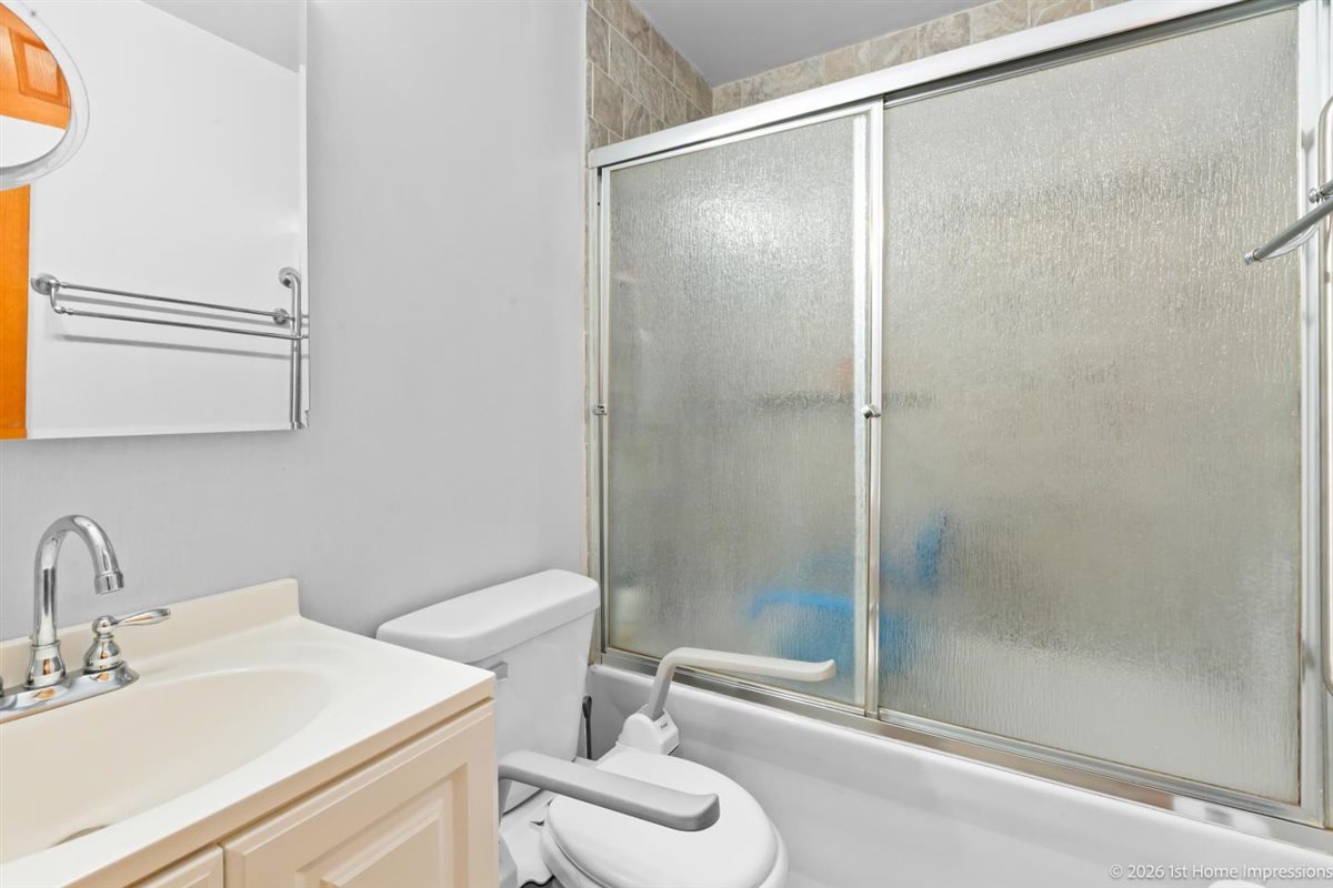 16738 Hilltop Avenue, Orland Hills, IL 60487
