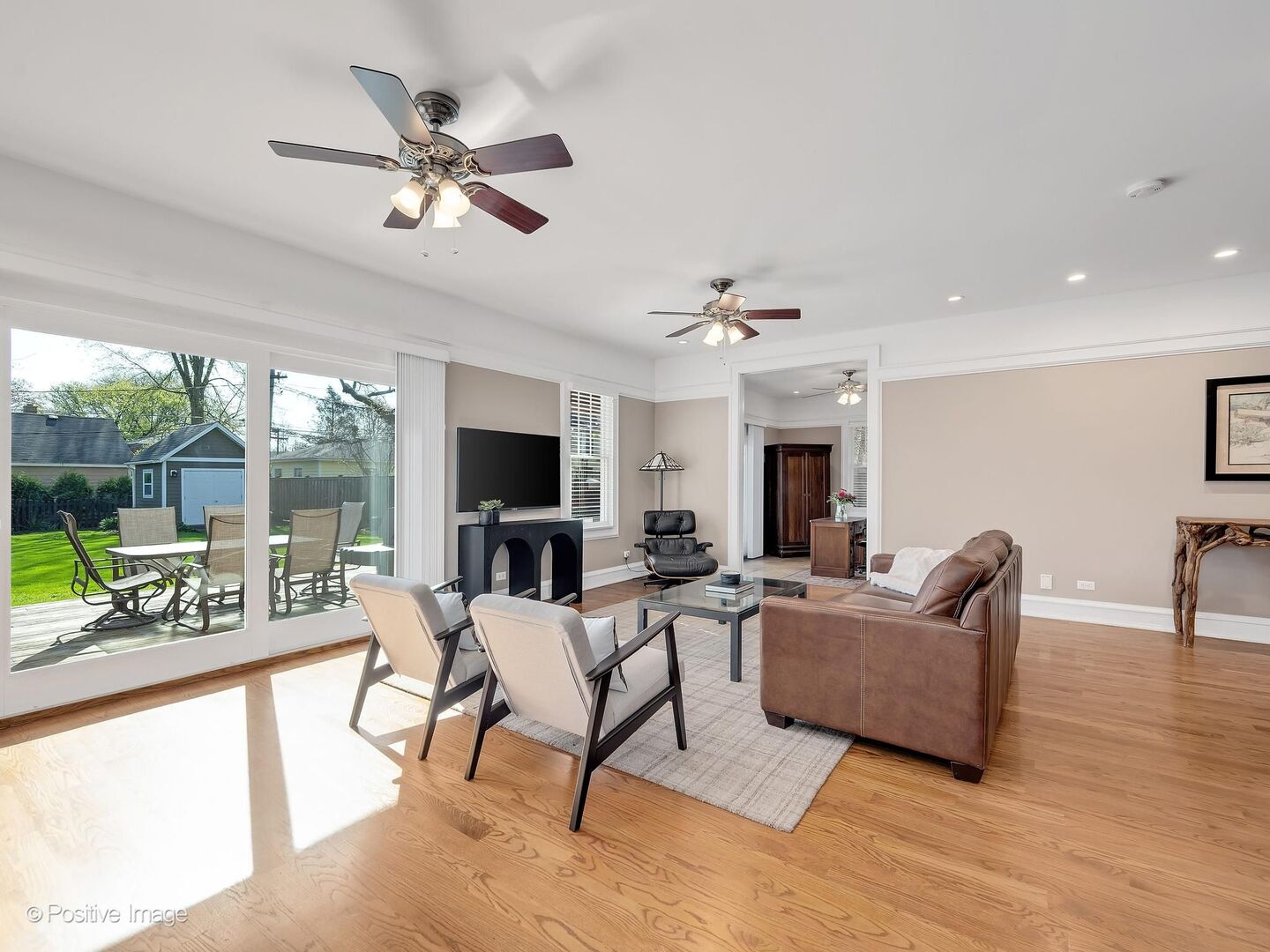 333 Kenmore Avenue, Elmhurst, IL 60126