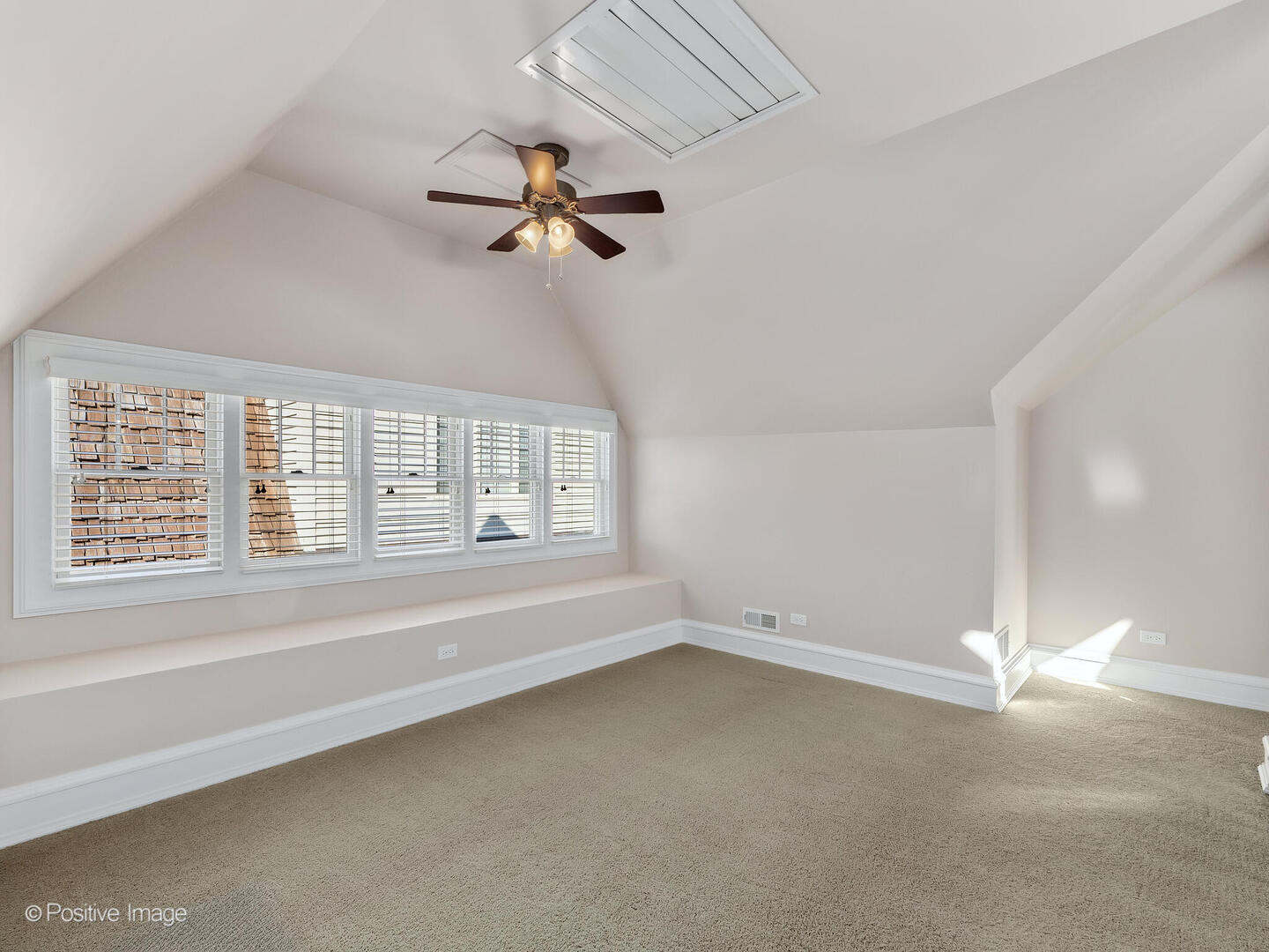 333 Kenmore Avenue, Elmhurst, IL 60126