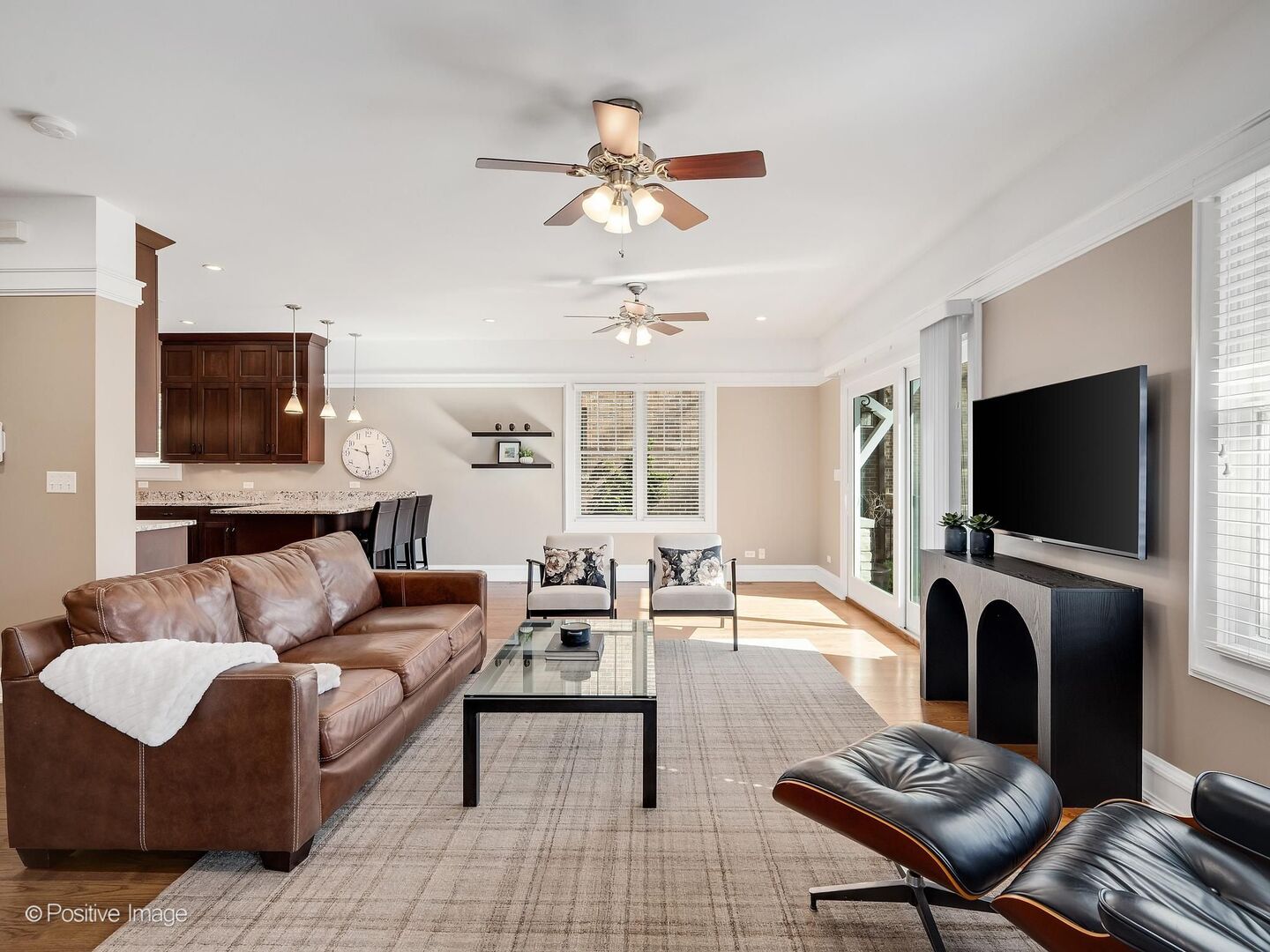 333 Kenmore Avenue, Elmhurst, IL 60126