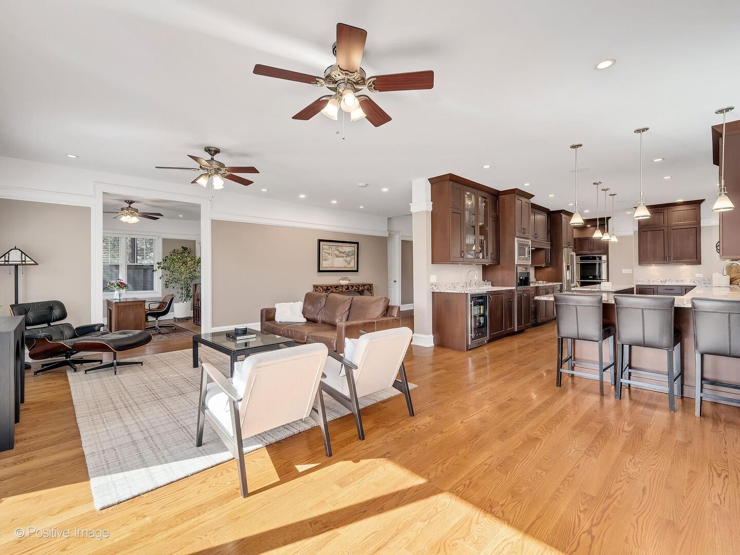 333 Kenmore Avenue, Elmhurst, IL 60126