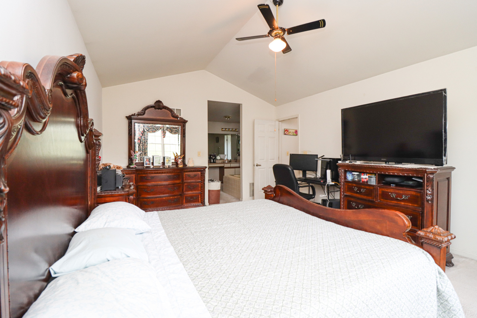 35 Meyerson Way, Wheeling, IL 60090