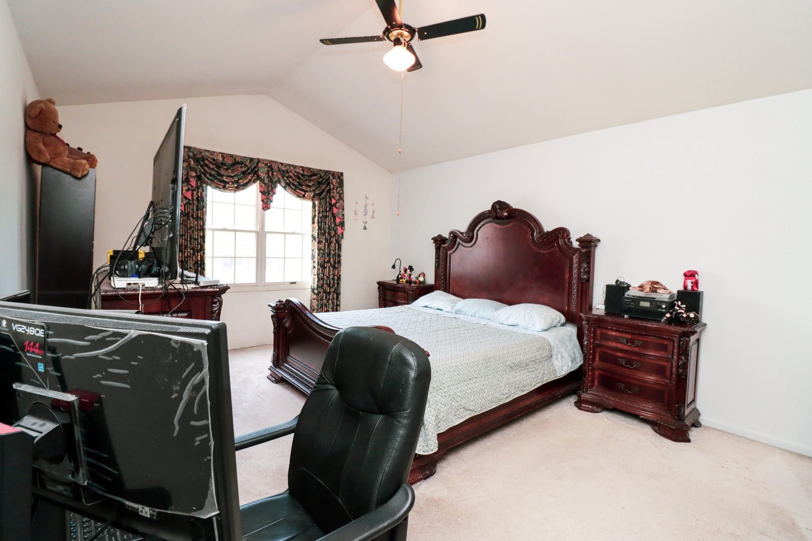 35 Meyerson Way, Wheeling, IL 60090