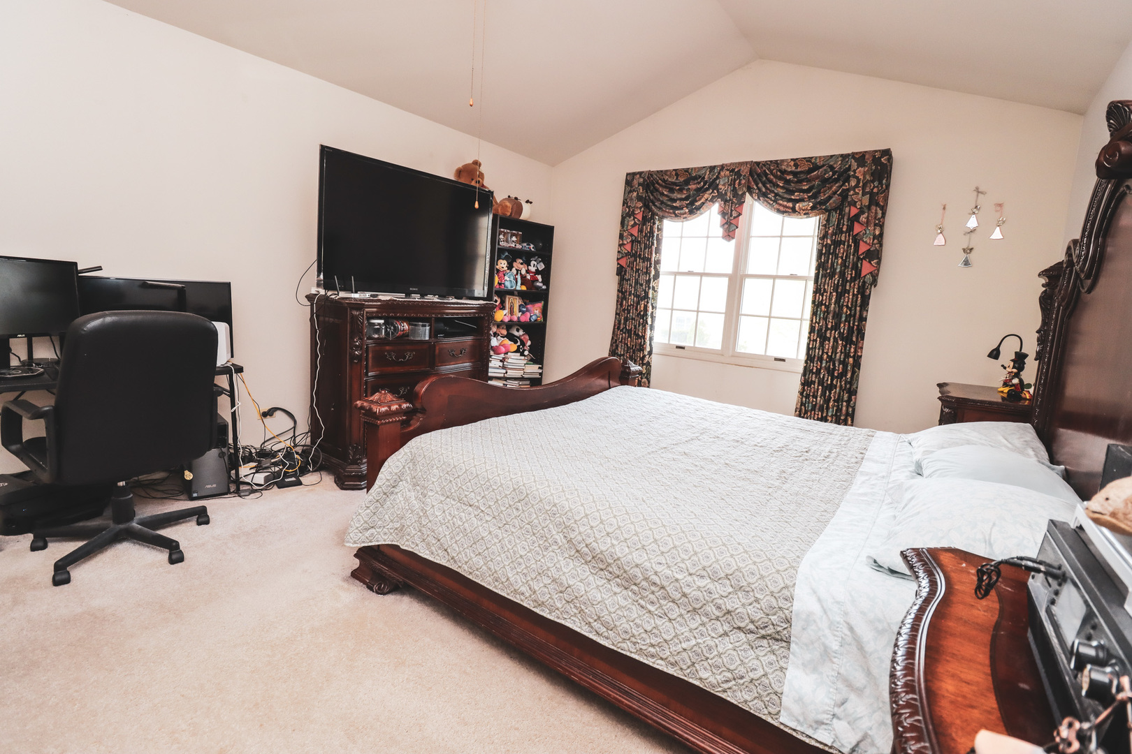 35 Meyerson Way, Wheeling, IL 60090