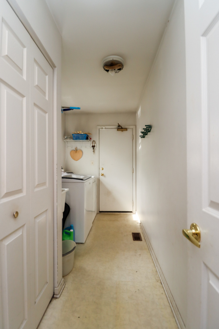 35 Meyerson Way, Wheeling, IL 60090