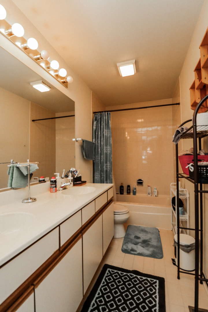 35 Meyerson Way, Wheeling, IL 60090