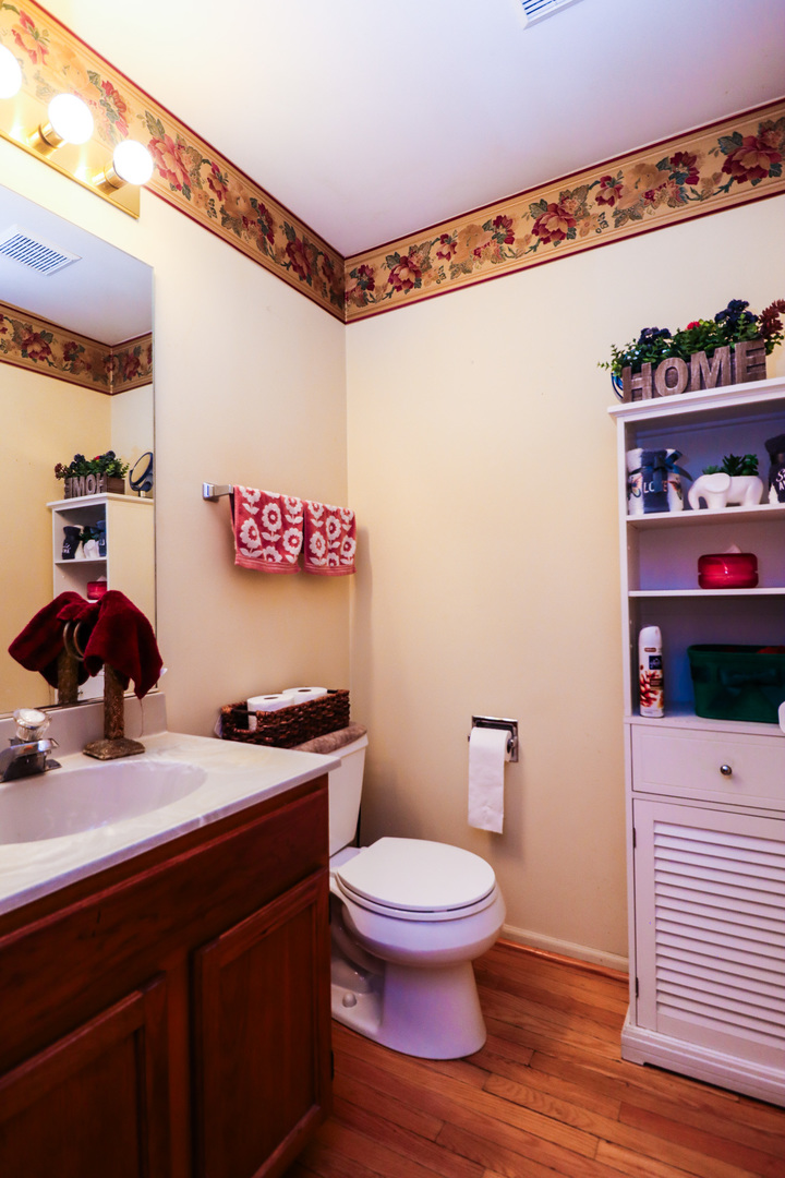 35 Meyerson Way, Wheeling, IL 60090