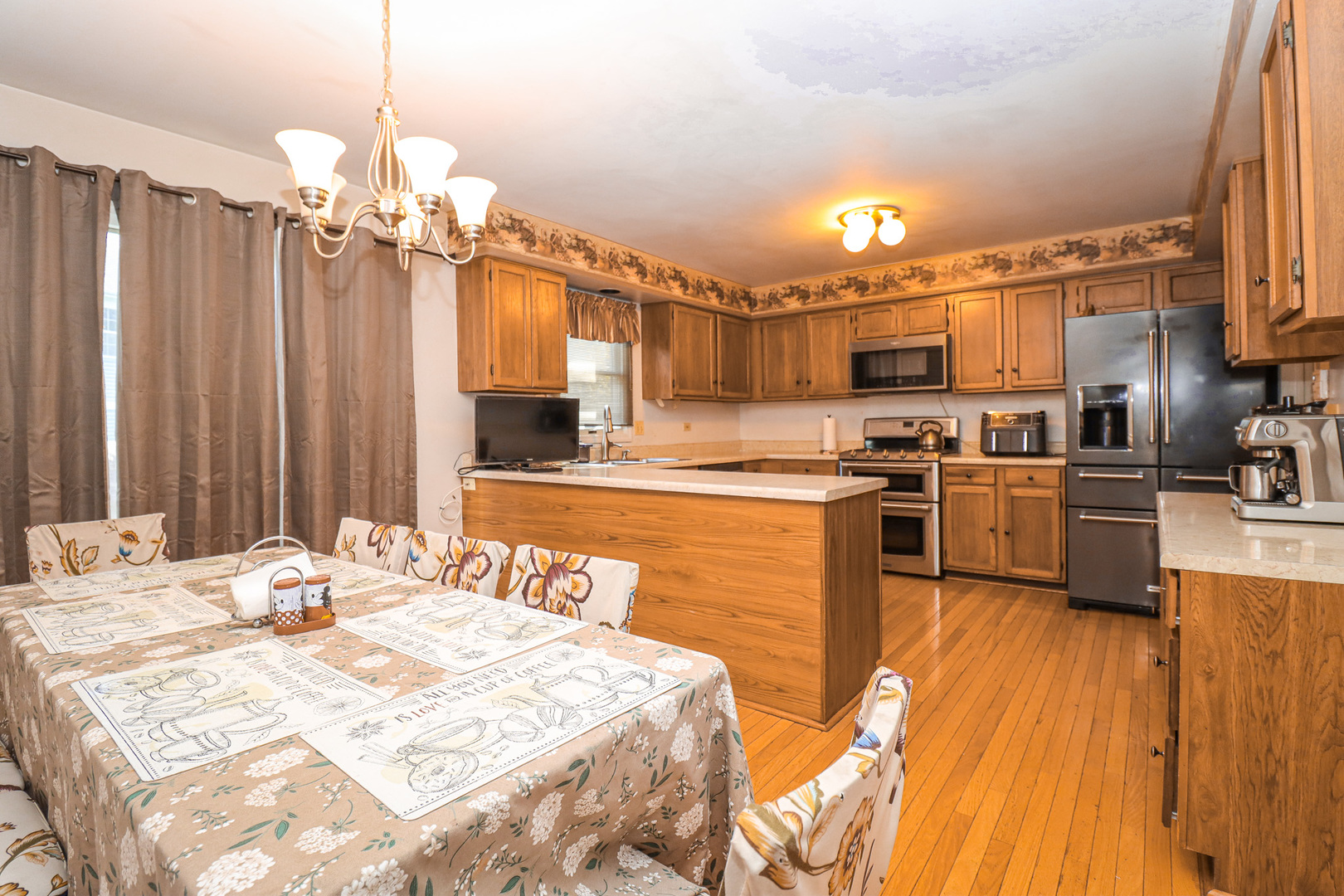 35 Meyerson Way, Wheeling, IL 60090