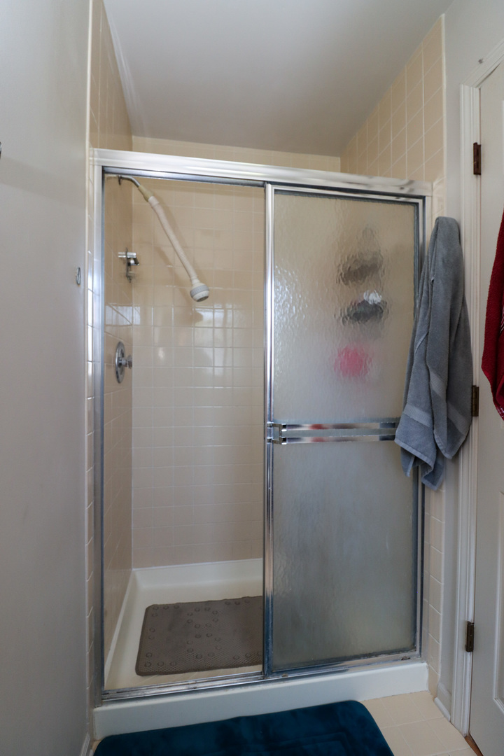 35 Meyerson Way, Wheeling, IL 60090