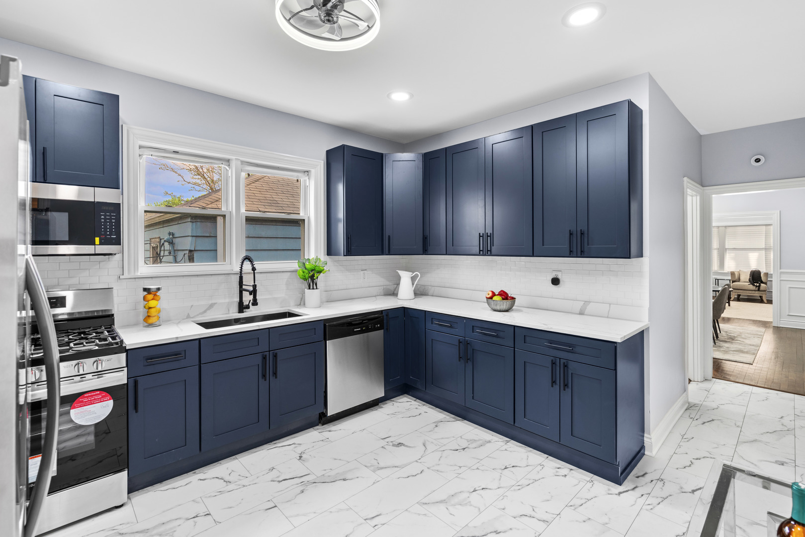 10151 S Avenue M, Chicago, IL 60617