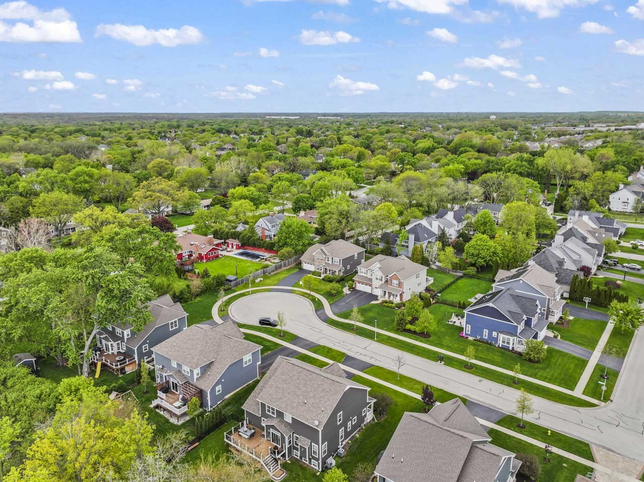 1251 W Thomas Road, Wheaton, IL 60187