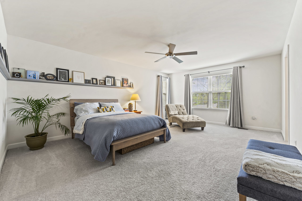 1251 W Thomas Road, Wheaton, IL 60187
