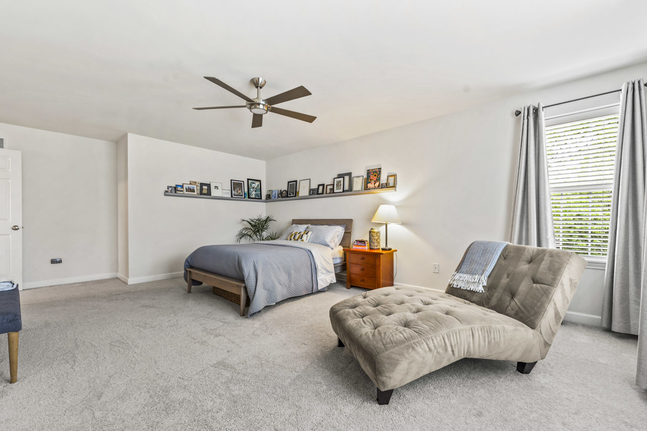 1251 W Thomas Road, Wheaton, IL 60187