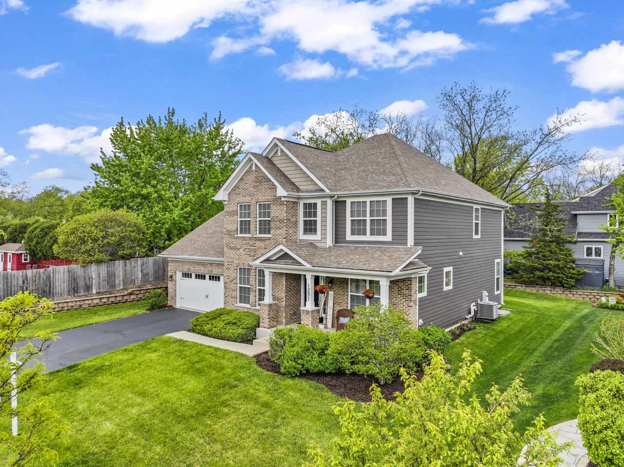 1251 W Thomas Road, Wheaton, IL 60187