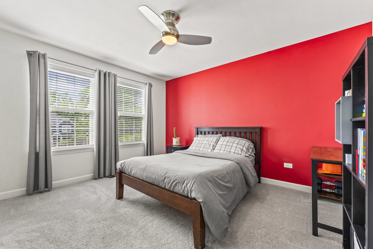 1251 W Thomas Road, Wheaton, IL 60187
