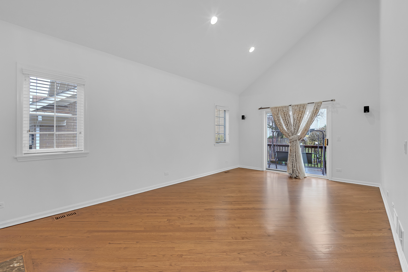 141 Manchester Court, Buffalo Grove, IL 60089