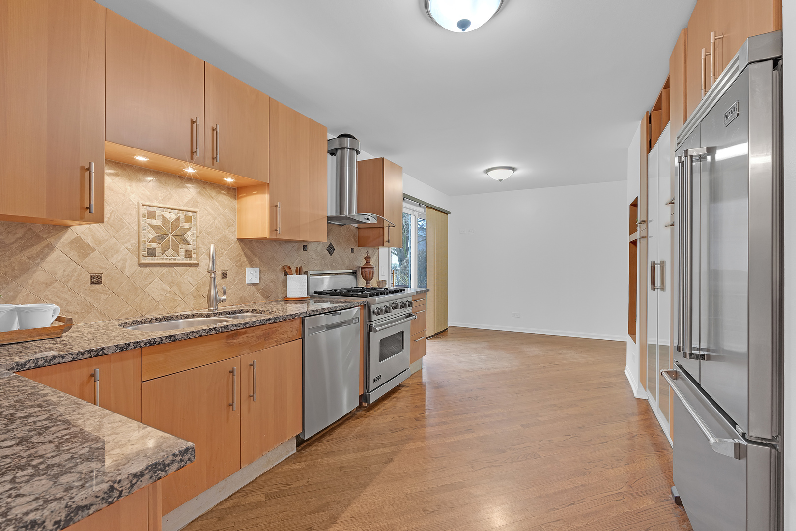 141 Manchester Court, Buffalo Grove, IL 60089