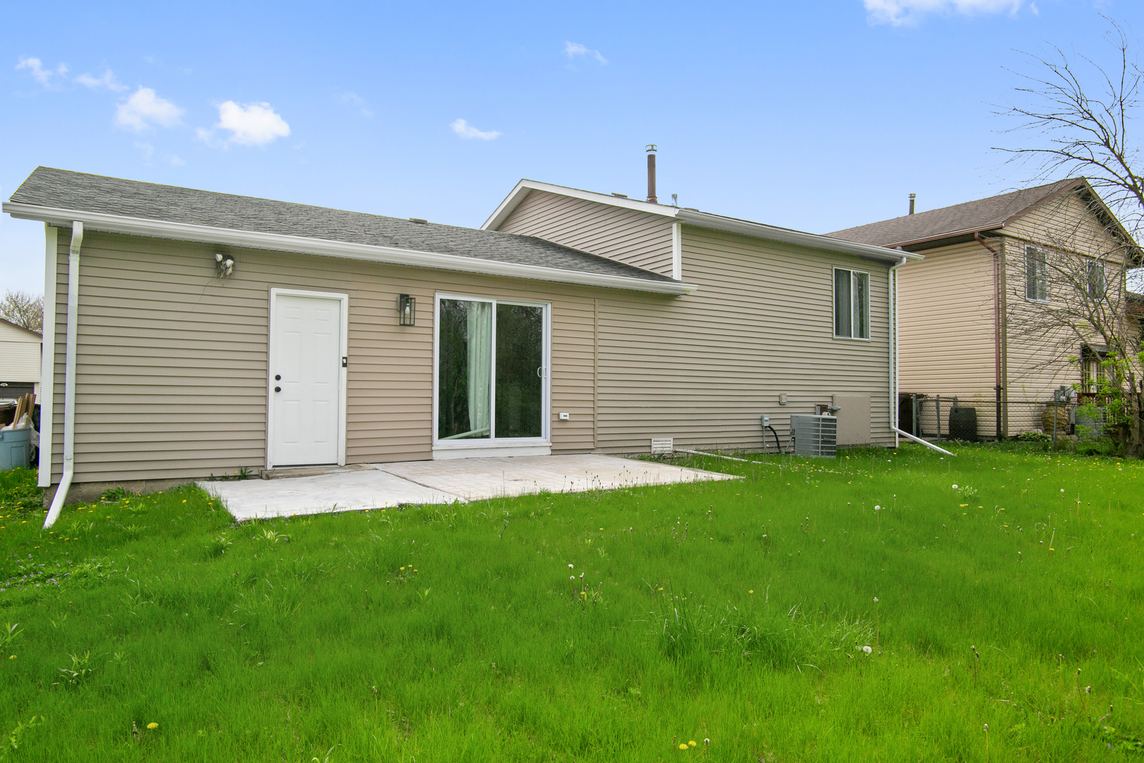 18200 Fountainbleau Drive, Hazel Crest, IL 60429