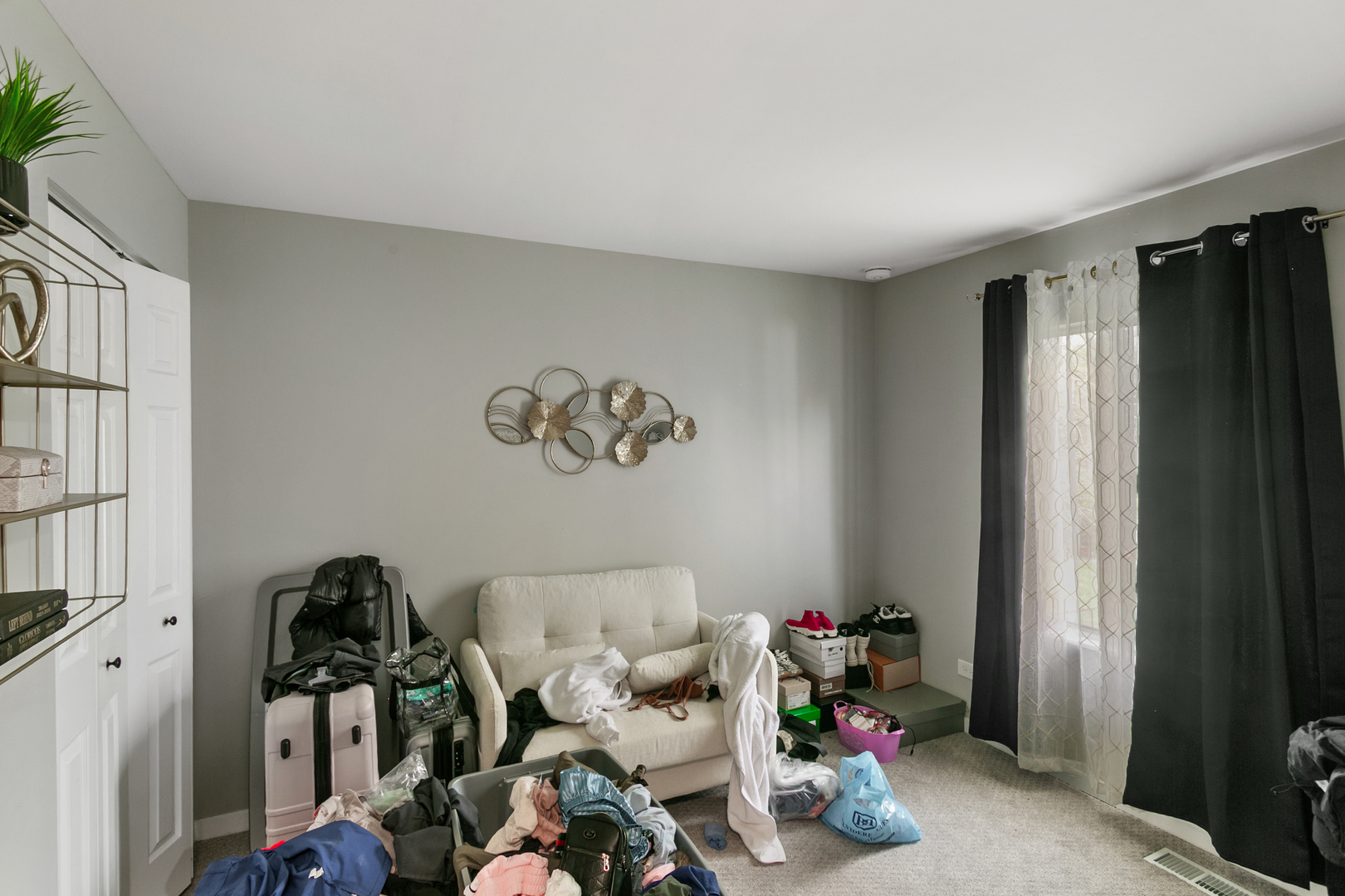 18200 Fountainbleau Drive, Hazel Crest, IL 60429