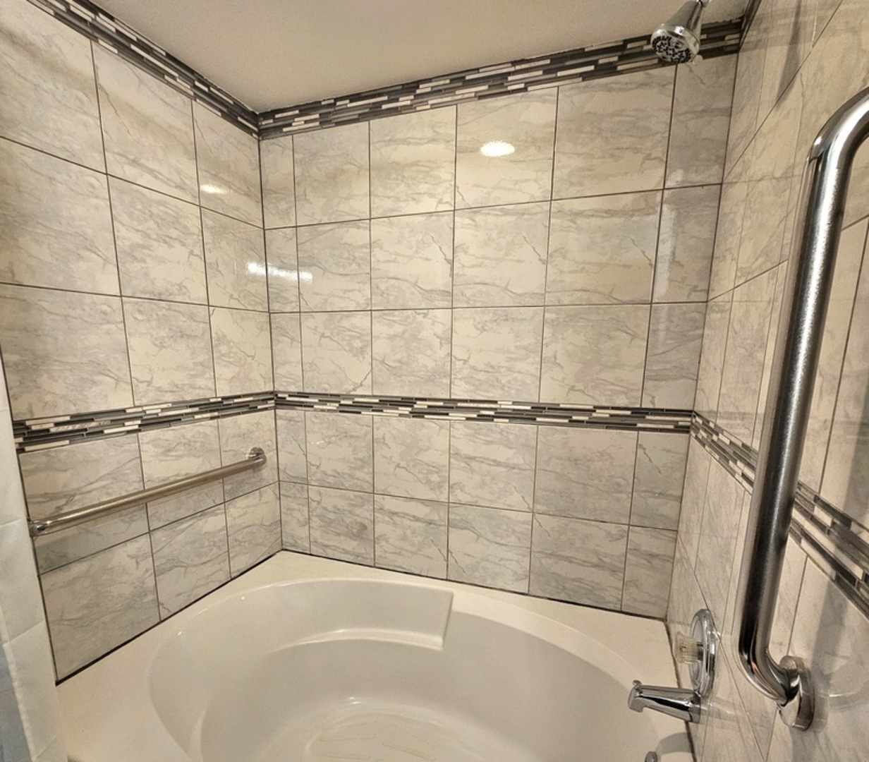 Crest Hill, IL 60403