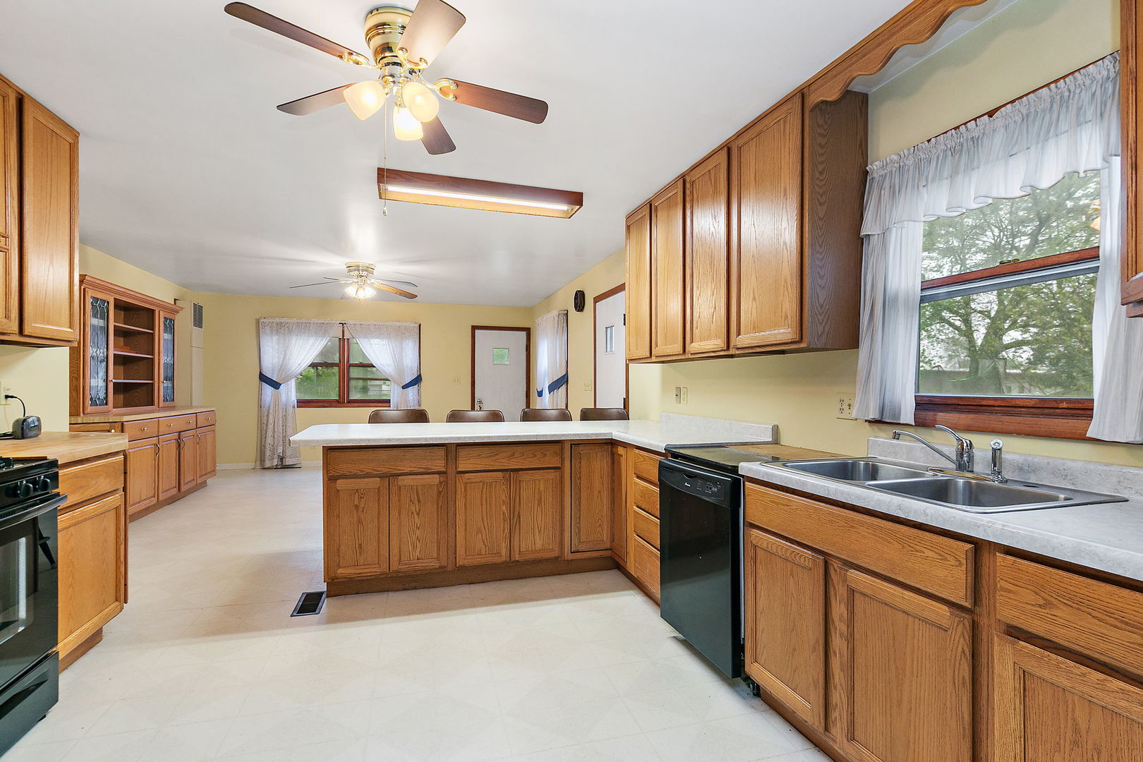 148 Holly Street, DeKalb, IL 60115