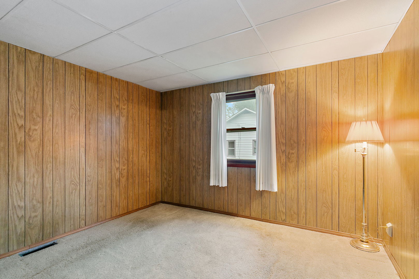 148 Holly Street, DeKalb, IL 60115