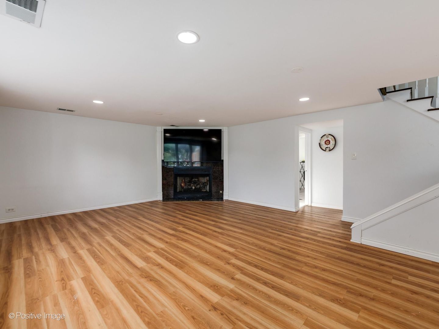 9506 Ozanam Avenue, Morton Grove, IL 60053