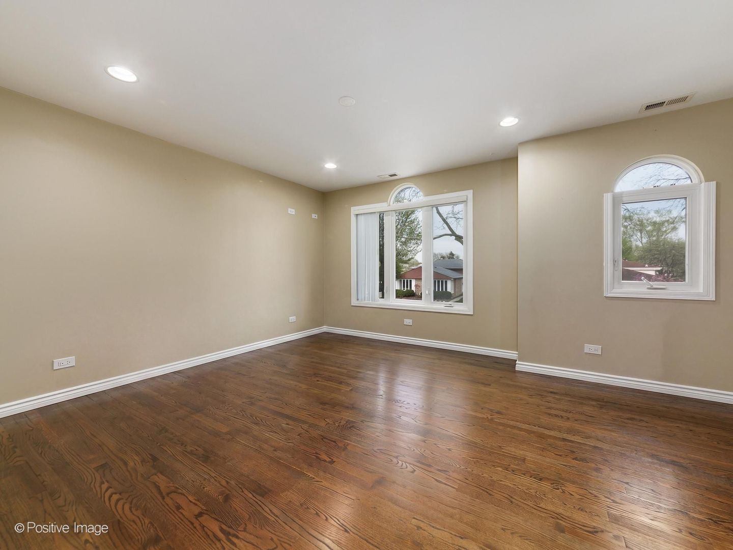 9506 Ozanam Avenue, Morton Grove, IL 60053