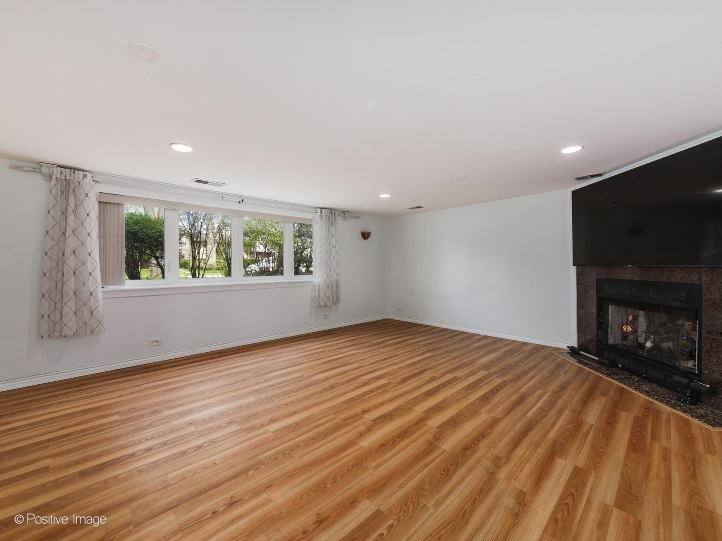 9506 Ozanam Avenue, Morton Grove, IL 60053