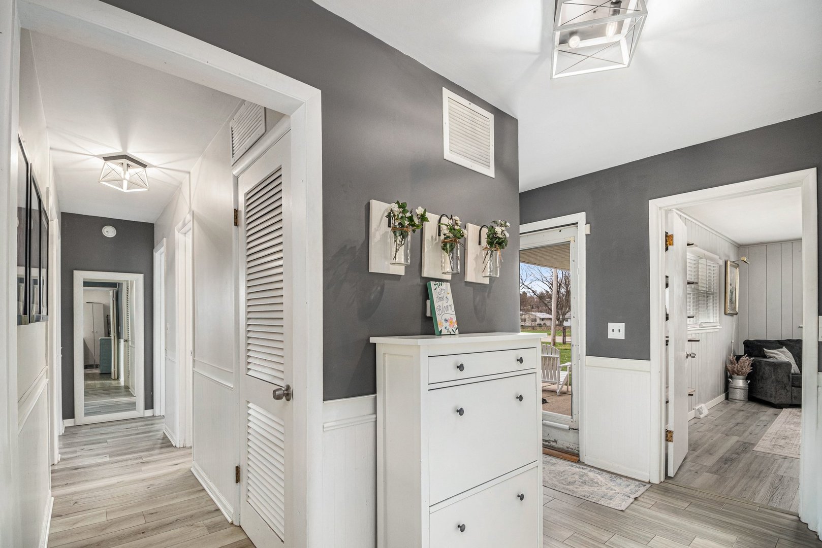 3804 Grove Avenue, McHenry, IL 60050