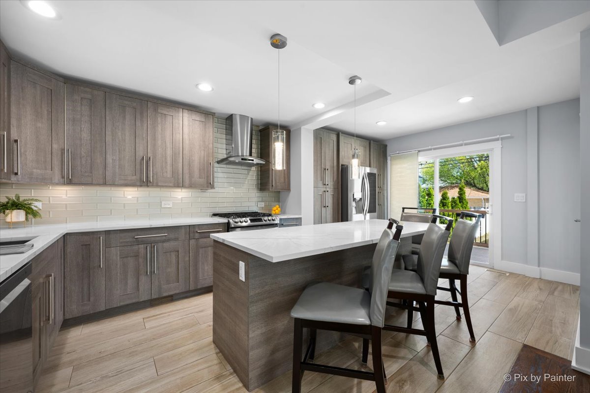 2937 N 74th Court, Elmwood Park, IL 60707