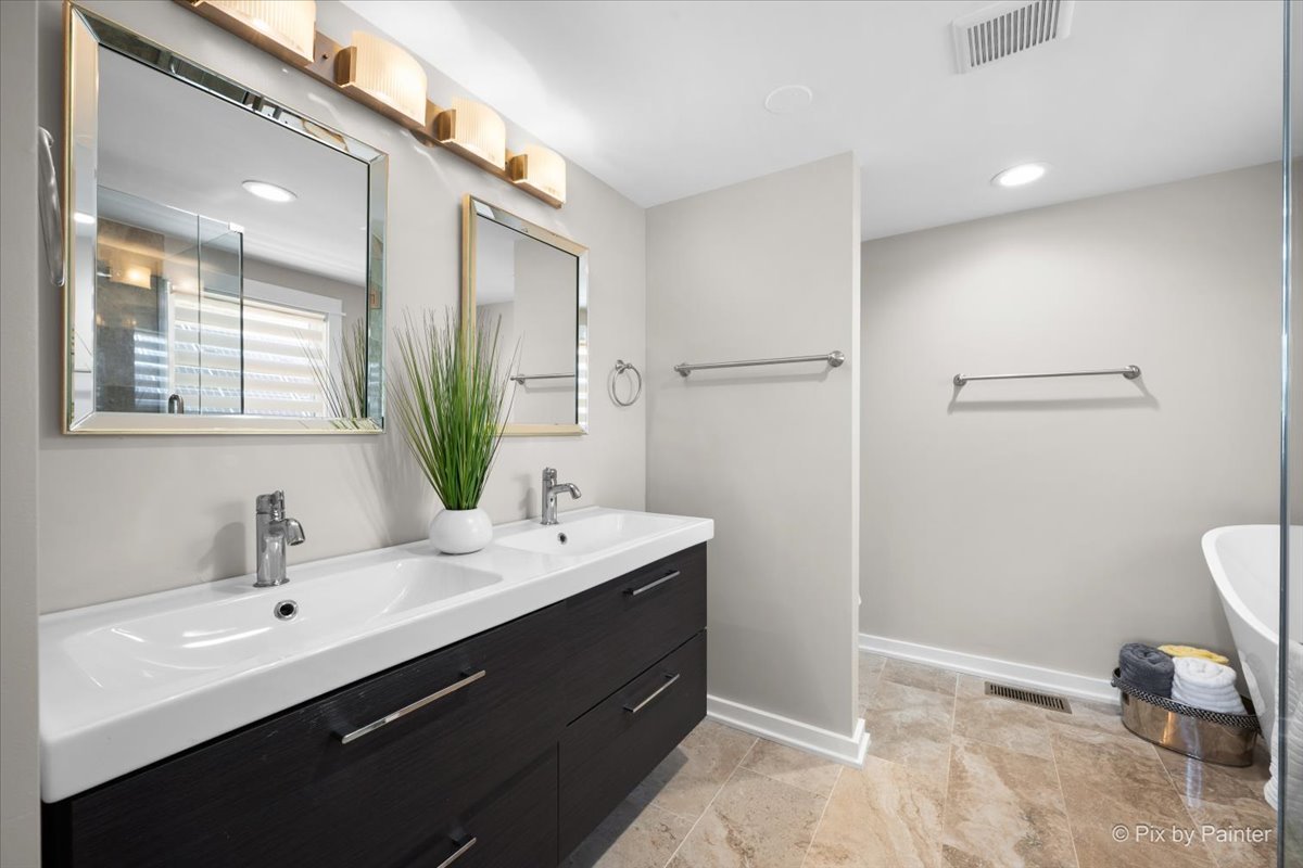 2937 N 74th Court, Elmwood Park, IL 60707