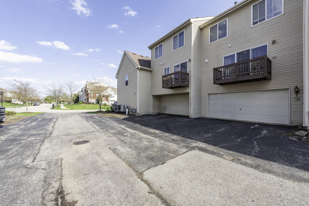 572 Richard Brown Boulevard, Volo, IL 60073