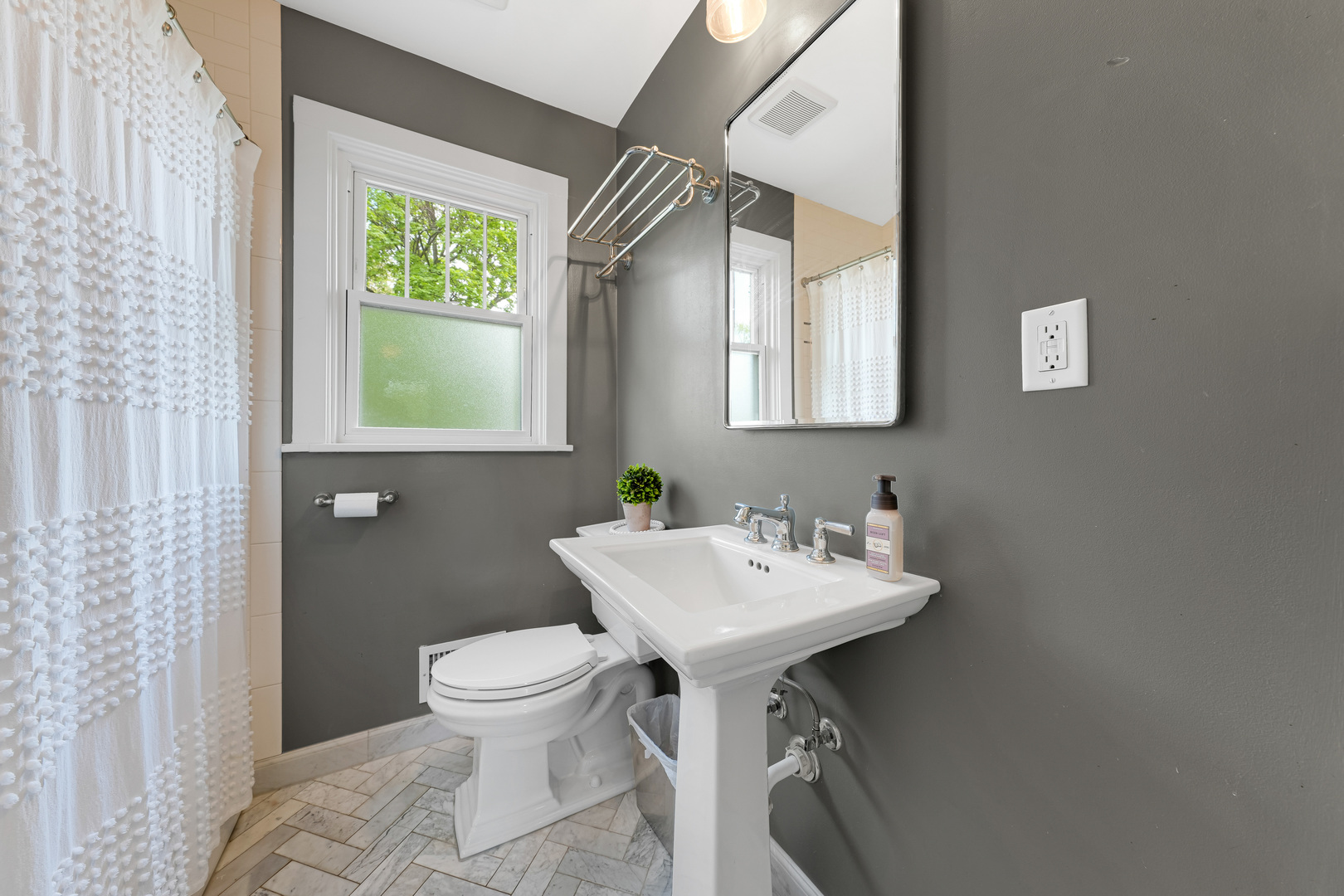 Glen Ellyn, IL 60137