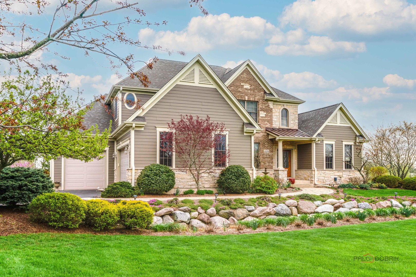 26384 N Pennway Circle, Wauconda, IL 60084