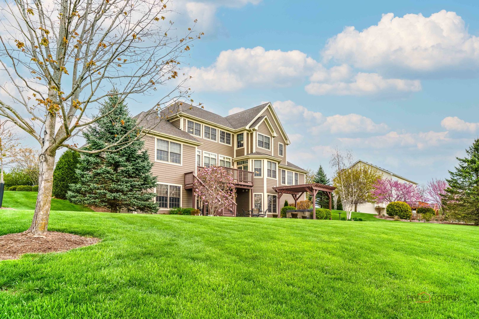 26384 N Pennway Circle, Wauconda, IL 60084
