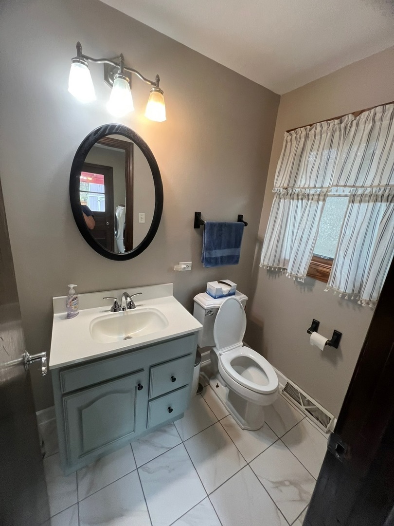 17926 Lahaigh Road, Homewood, IL 60430