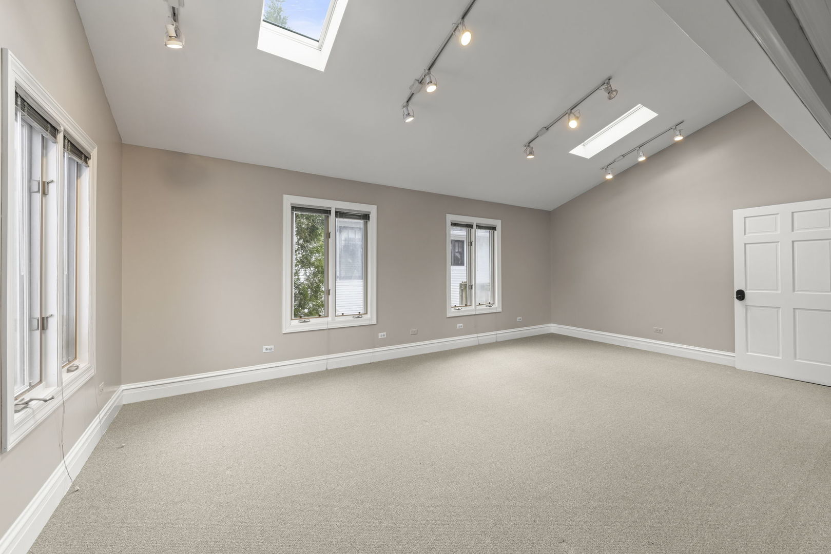 610 N Washington Street #2-1, Naperville, IL 60563