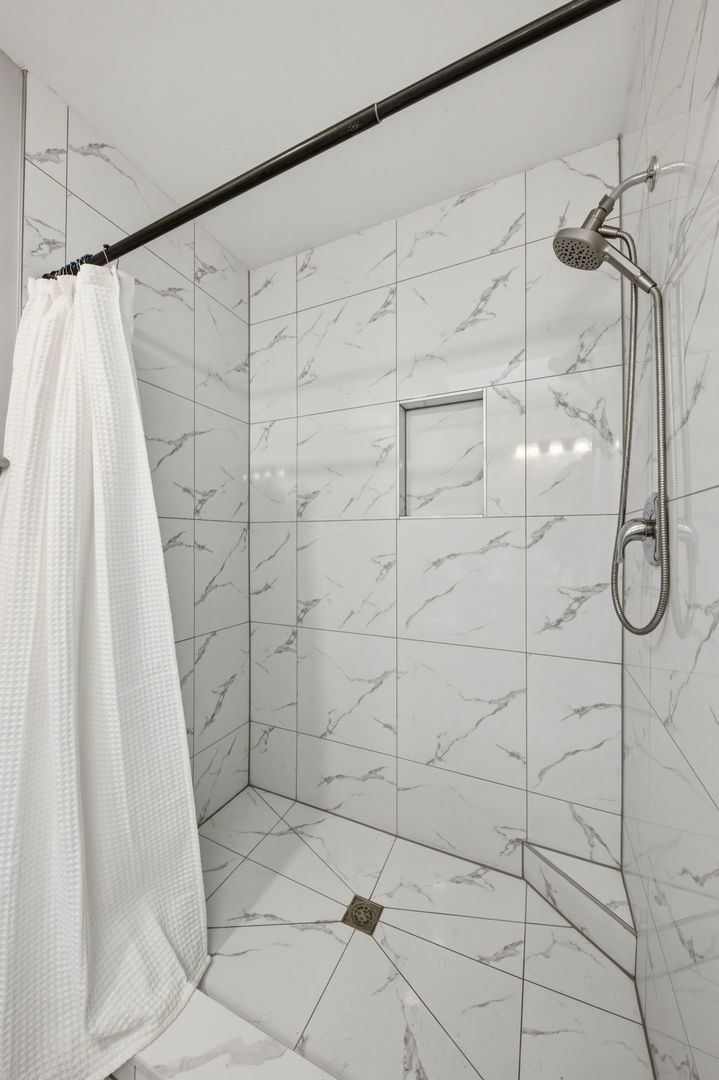 Naperville, IL 60565