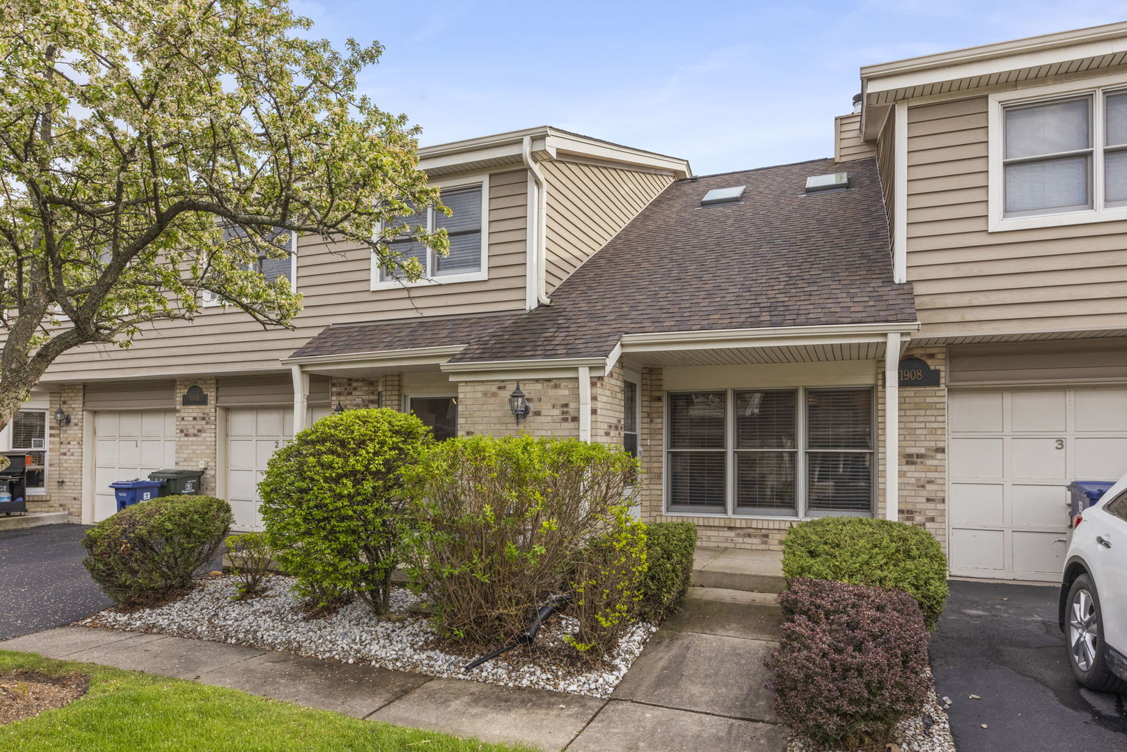 Naperville, IL 60565