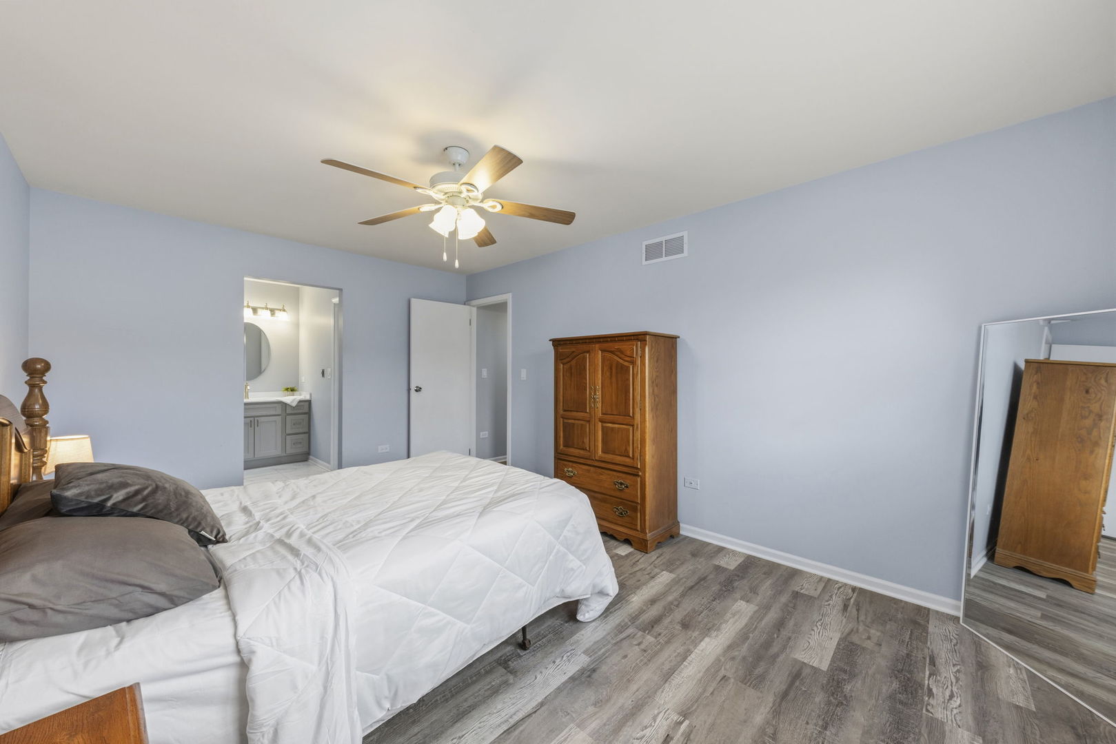 Naperville, IL 60565