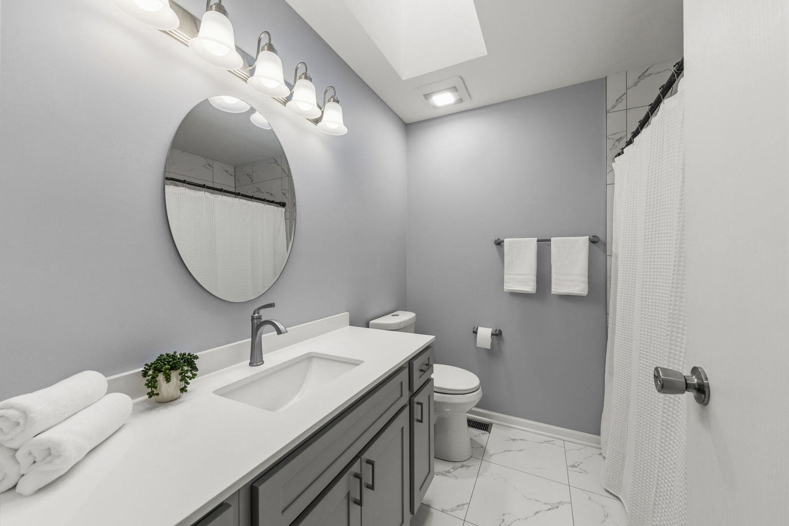 Naperville, IL 60565