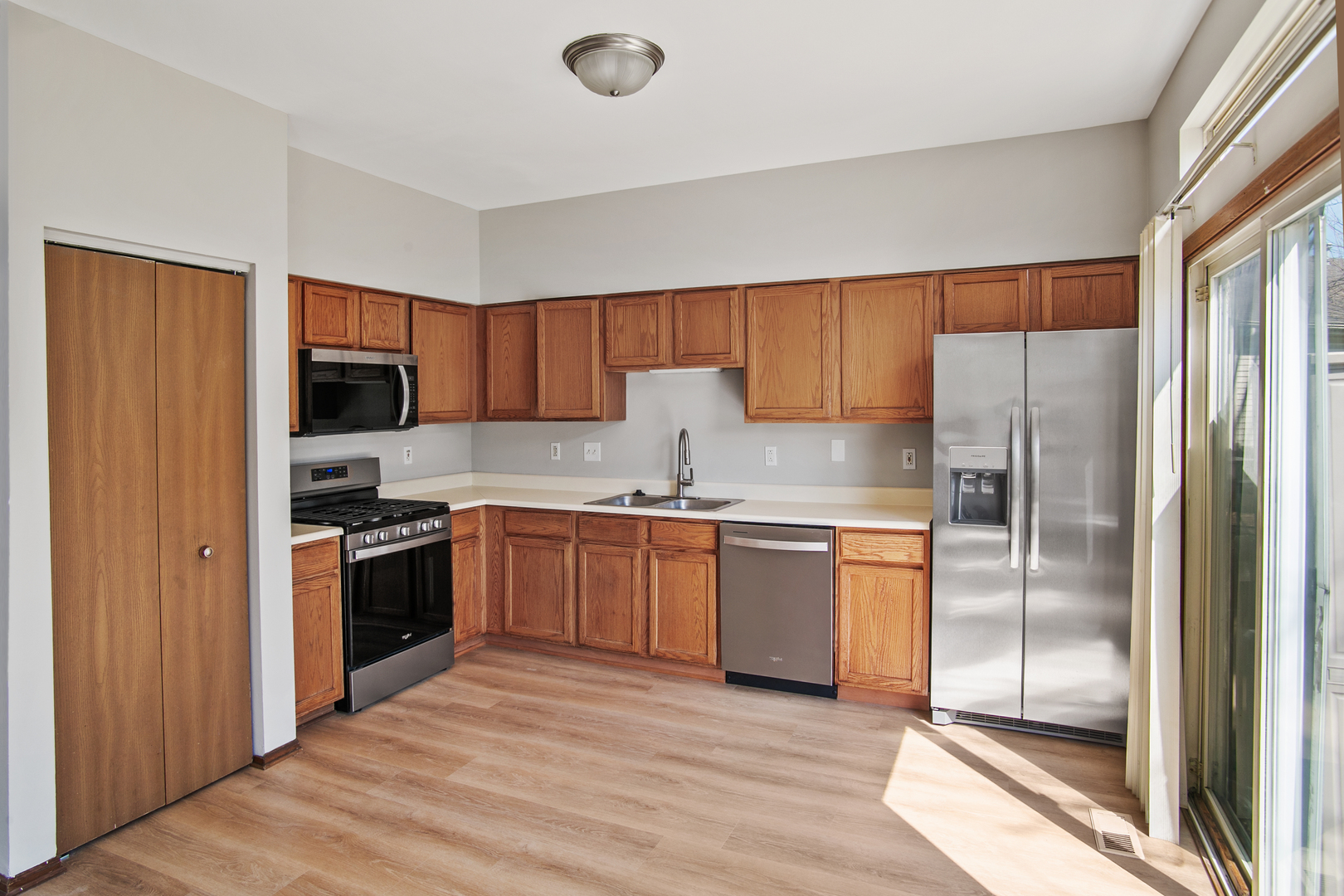 14163 S Napa Circle Drive, Plainfield, IL 60544